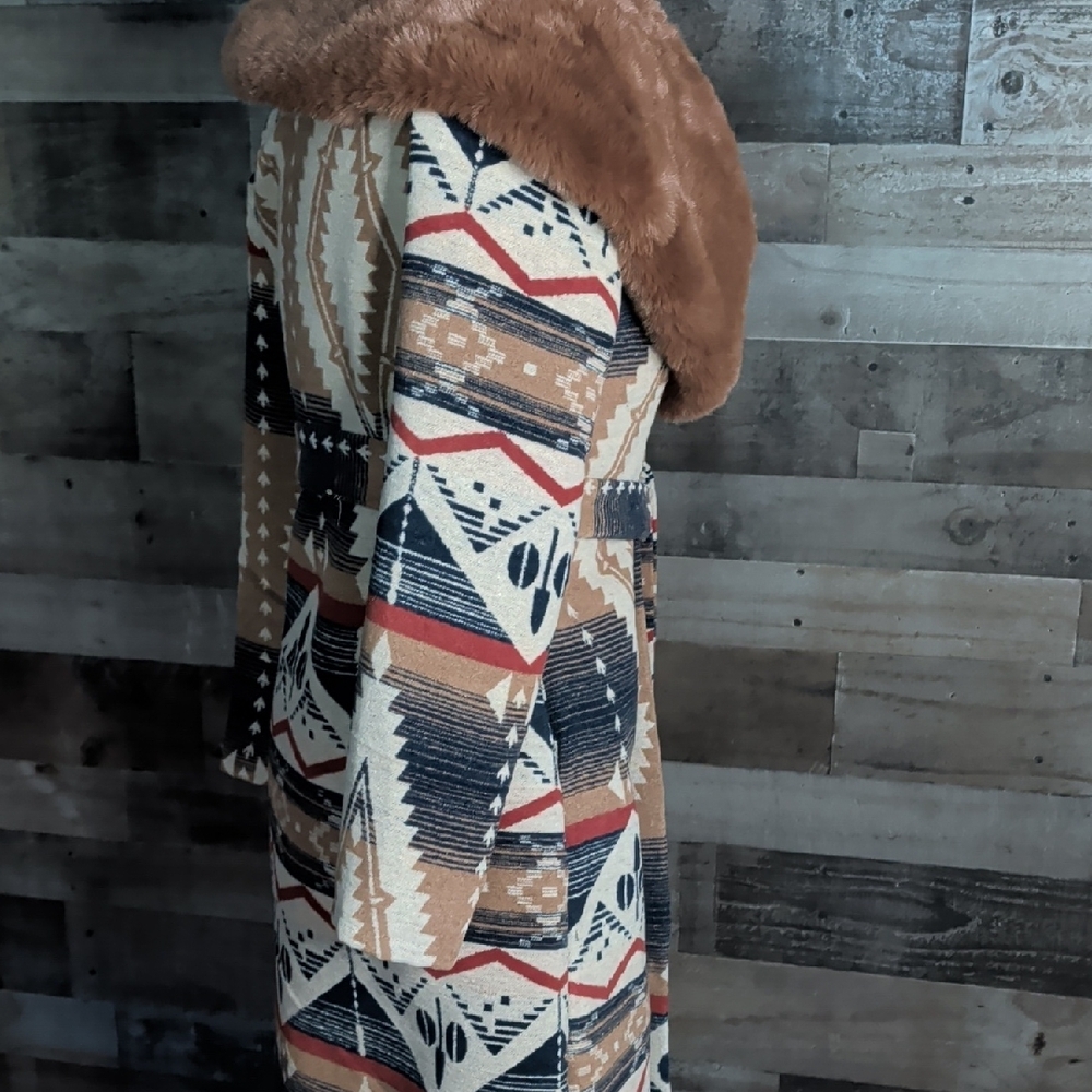 Women's Aztec Coat with Removable Faux Fur Collar Sz S,M RUNS SMALL, SIZE UP - Picture 5 of 6